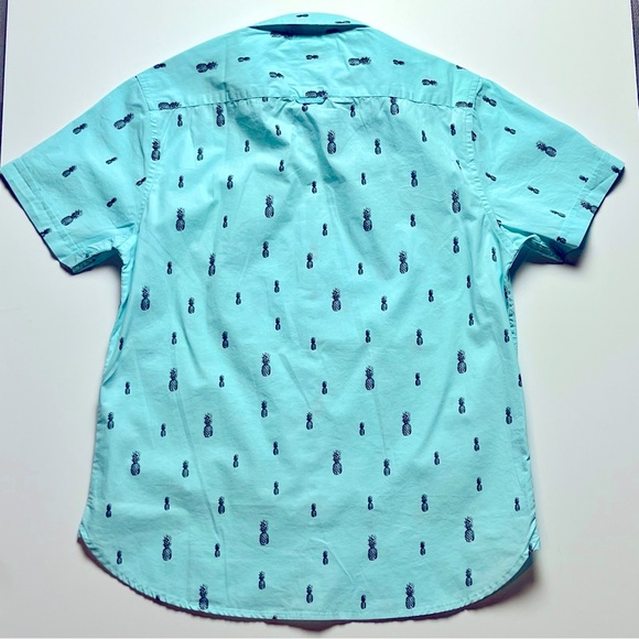 🆕 Denim Flower Pineapple Short Sleeve Button Down - Med - Picture 4 of 4